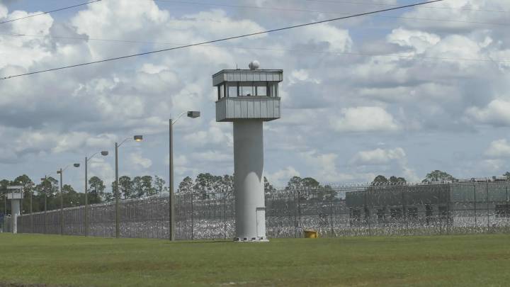 Florida abre el nuevo centro de detención para migrantes 'Deportation Depot'