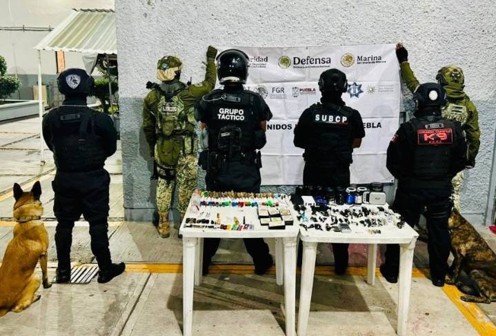 Operativo en penales de Tepexi y Cholula: decomisan celulares y armas prohibidas