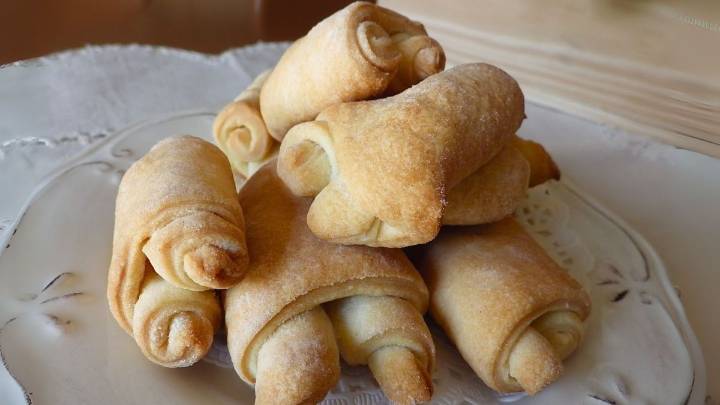 Cuernitos de grasa en 15 minutos: la receta con 4 ingredientes y fácil de elaborar en casa