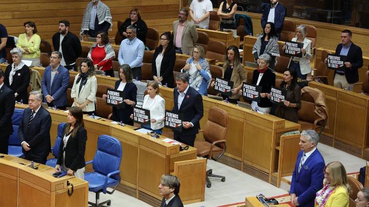 El Parlamento guarda un minuto de silencio por el genocidio de Gaza con el apoyo del PP