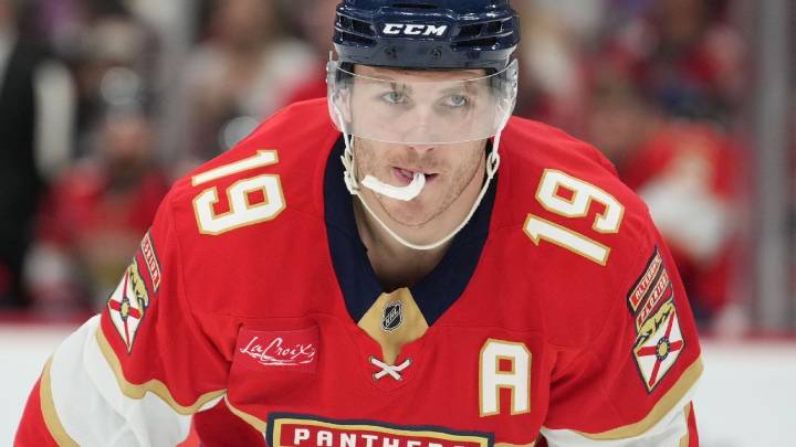 Panthers' Matthew Tkachuk expected to be sidelined until December