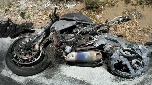 Muere un joven tras salirse de vía y arder la moto que conducía en Puertollano