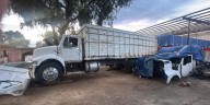 Autoridades estatales y municipales localizaron los vehículos con reporte de robo tras cateo en un predio de Ojo de Agua