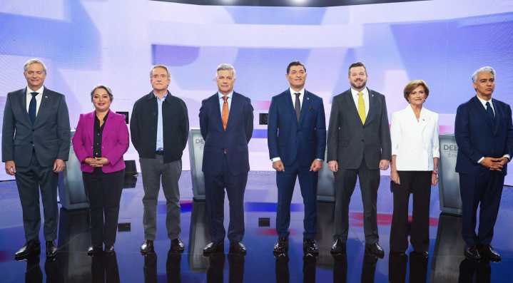 Desde más de mil millones a mil pesos: Revelan qué candidatos han solicitado millonarios créditos y aportes para campaña