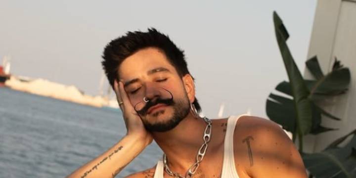 Camilo sufrió importante pérdida antes de iniciar un ‘show’ y así fue como se quebró en pleno concierto: “Estoy pasando por un momento difícil”