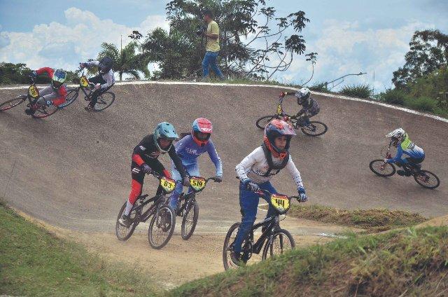 Tuvieron festival de integración de BMX
