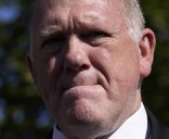 Según informes, el "El Zar de la frontera" de Trump, Tom Homan, aceptó 50.000 dólares en efectivo de agentes encubiertos del FBI