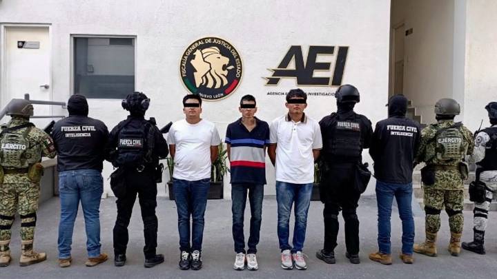 Detienen a 4 jóvenes con armas y droga en Salinas Victoria, Nuevo León; uno tiene 15 años