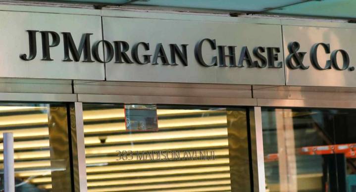 Mujer estafa con proyecto de ‘start up’ a importante banco de EEUU y la sentencian con 7 años de prisión