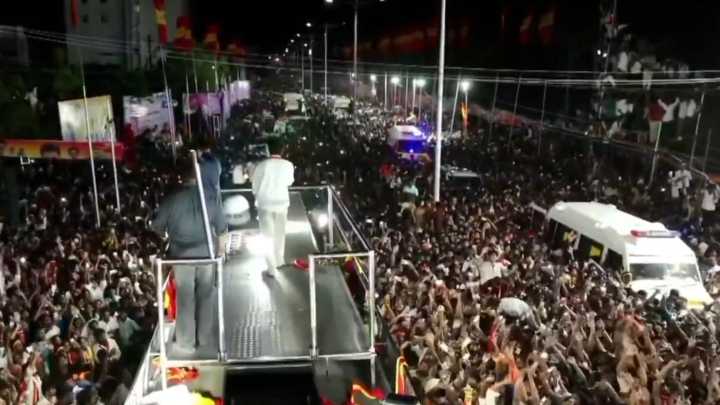 Al Menos 31 Muertos y Más de 50 Heridos por Estampida Durante Mitin Electoral en India