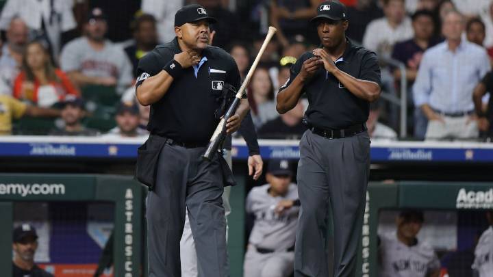 Umpires confiscate Trammell's bat after Yankees appeal