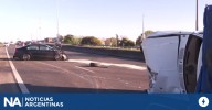 Vuelco en la General Paz: un auto y una camioneta chocaron frente al Autódromo