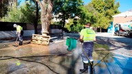 Unos 30 operarios limpian colegios y guarderías de Marbella ante el inicio del curso