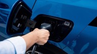 Ni más incendiable ni menos seguro: así desmontan los expertos los mitos sobre el coche eléctrico