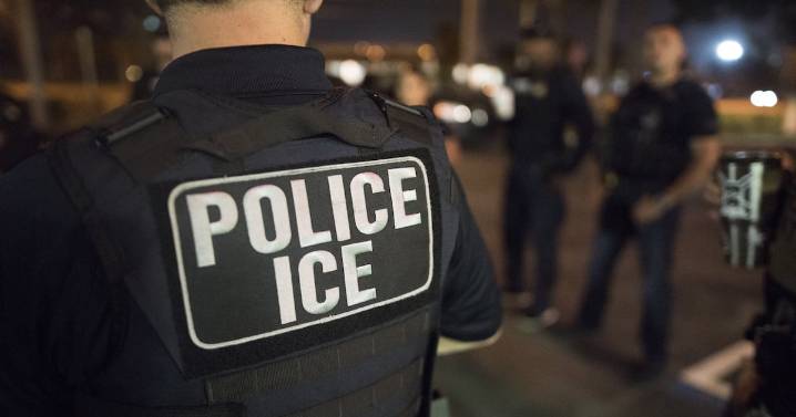Migrante fallece abatido por agente del ICE durante un control de tránsito en Chicago