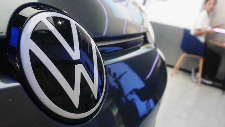 Lío para Volkswagen en Brasil por “esclavitud laboral” durante la dictadura en ese país: ¿De qué la acusan y cuánto debe pagar?