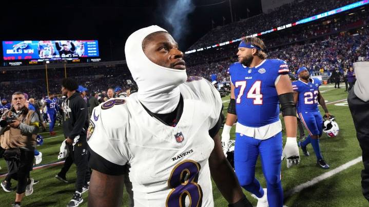 Lamar Jackson apologizes to the fan he exchanged shoves with last weekend