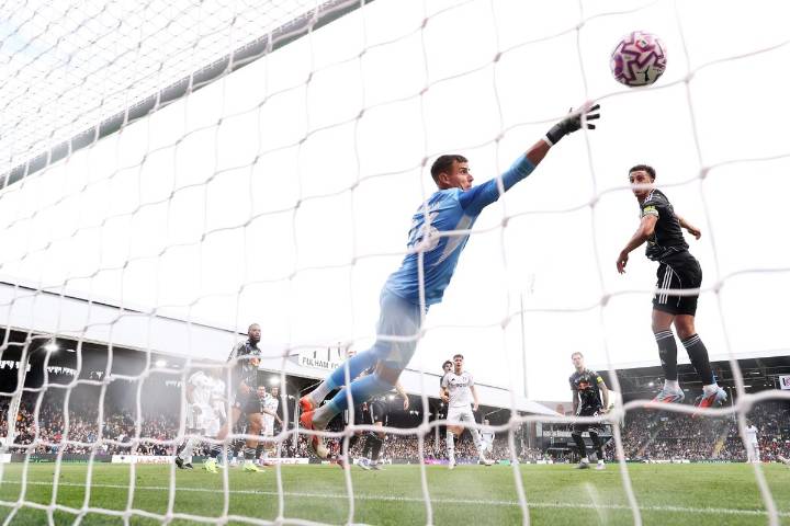 Fulham 1 Leeds 0: Calvert-Lewin offers hope, Aaronson’s surprise start, late heartache