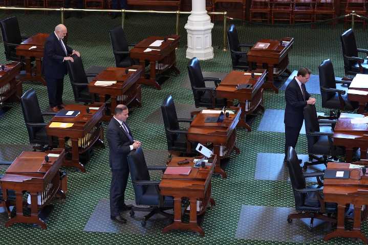 Texas lawmakers approve letting private citizens sue abortion pill providers