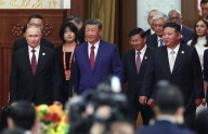 China saca músculo en un desfile militar en el que advierte de su "imparable" avance