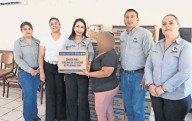 Dan 529 despensas a escuelas y a familias