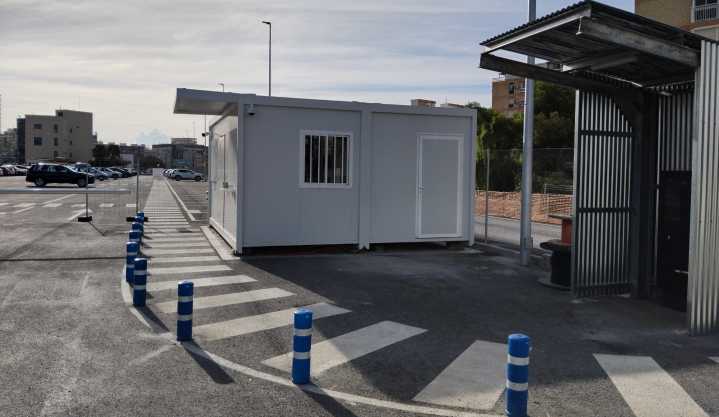 Los nuevos accesos para vehículos y peatones al parking de la estación de Adif de Alicante se reabrirá el jueves