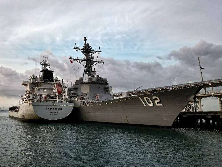 EU denuncia maniobra “provocadora” de aviones venezolanos cerca de buque naval