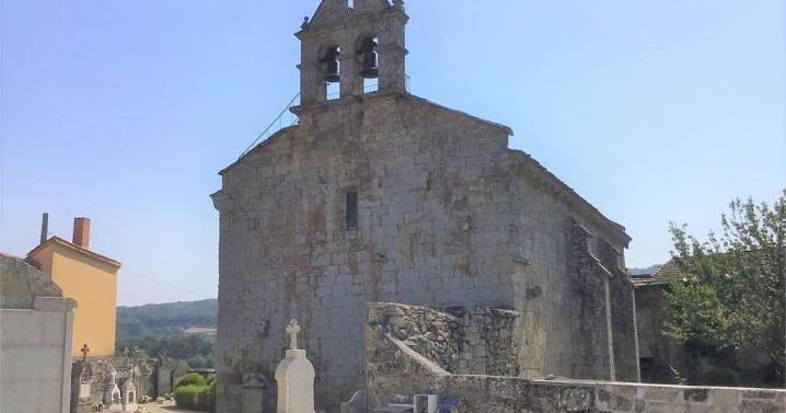 El asesino en serie que vive libre en un pueblo gallego y acude a los parques infantiles a mirar a niños