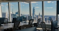 Nueva tarifa para visa H-1B amenaza hasta 5,500 permisos de trabajo al mes, según JP Morgan