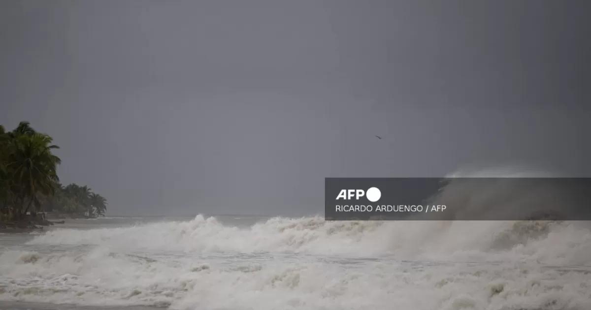 Huracán Gabrielle: sube a categoría 1 y podría intensificarse en las próximas horas