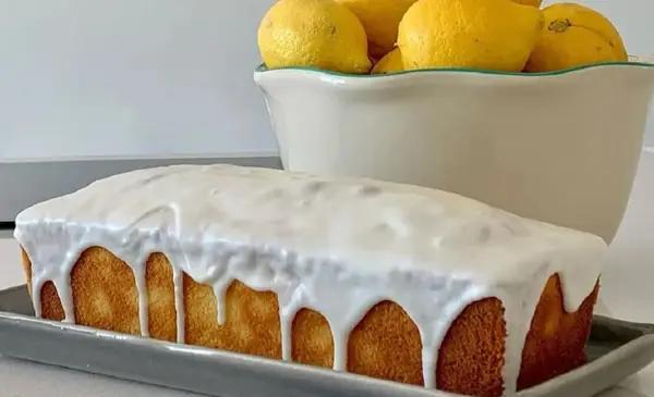 Receta sin azúcar y sin harina: budín de limón keto