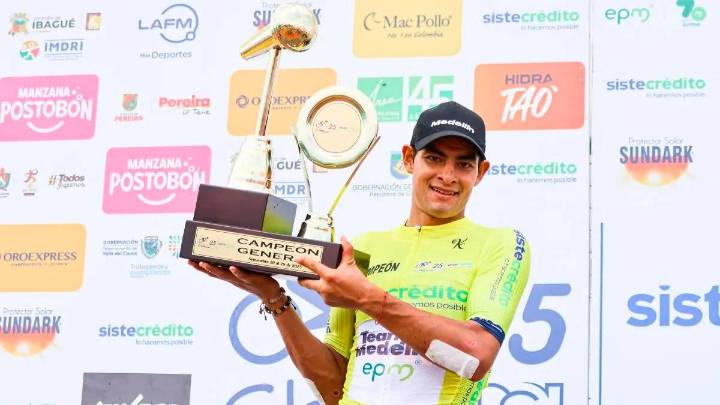 Diego Camargo entró al selecto grupo que conquistó la “trilogía” del ciclismo colombiano