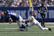 Giants' Jaxson Dart plays through injuries in first NFL start
