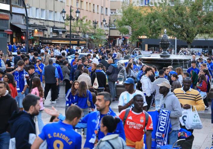 Ambientazo previo para el Real Oviedo