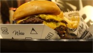 La famosa cadena de hamburguesas “Weiss” llegó a Mendoza 