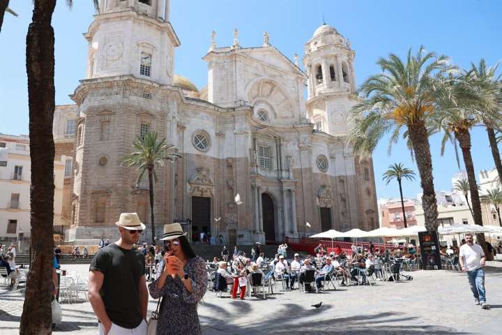 Las cifras del desempleo en Cádiz se mantienen estables en agosto