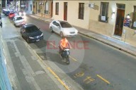 Video: robó una moto en pocos segundos, pero fue detenido en control policial