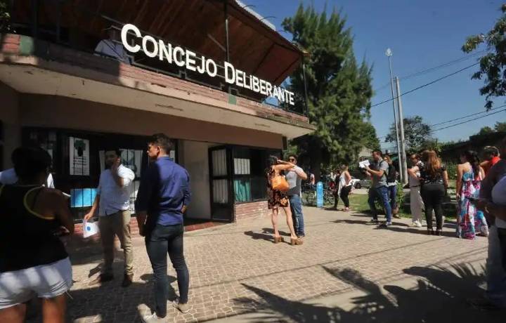 Cambiarán el Código en Yerba Buena: ¿se abren nuevos negocios para Macchiarola, Campero y Cía?