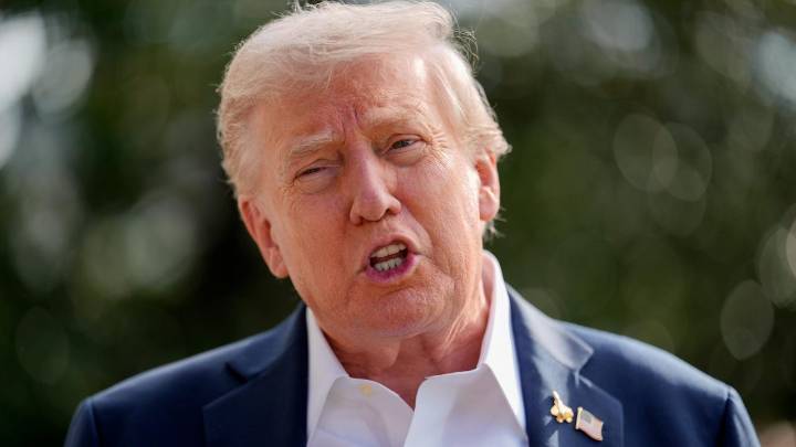 Trump lanza otra amenaza a sus adversarios tras la imputación del exdirector del FBI: "Habrá otros, son demócratas corruptos"