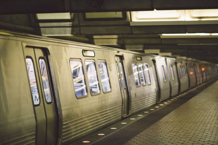 Metro watchdog group concerned over rise in Metrorail door incidents