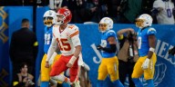 Patrick Mahomes moves past quarterbacking legend with latest accomplishment
