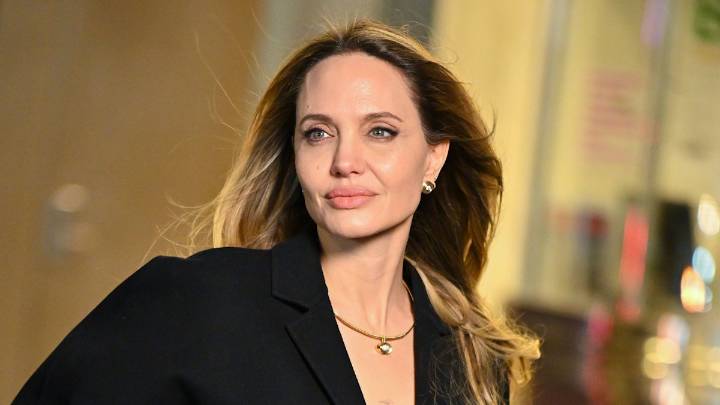 Angelina Jolie wows fans with dramatic hair transformation