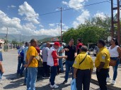 Transportistas exigen ajuste del pasaje anclado al dólar