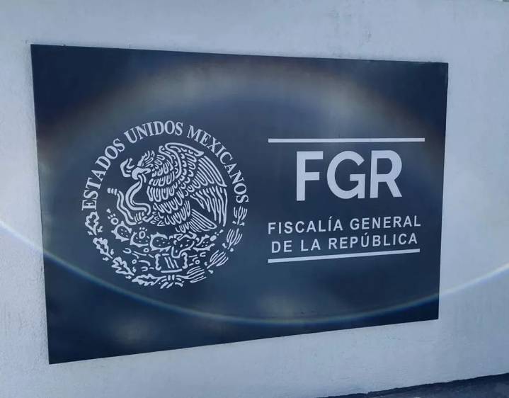 Entrega FGR a dos mexicanos solicitados por autoridades de EU