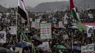 Al menos 35 muertos y 131 heridos en una oleada de ataques israelíes contra Yemen