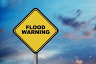 Inundaciones al sur de Florida persisten tras lluvias continuas