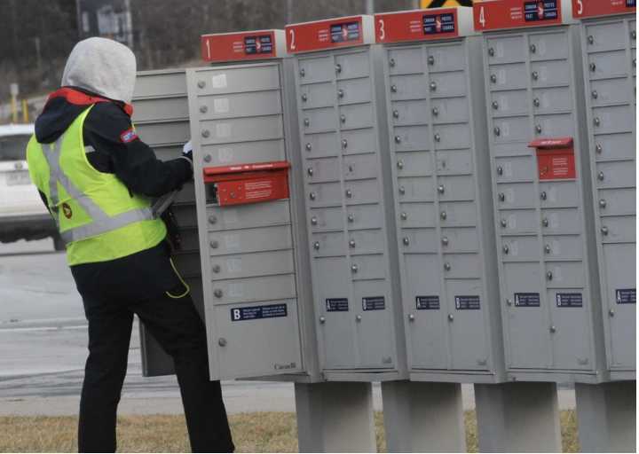 No Mail: Canada Post workers walk out over service cuts