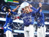 Toronto Maple Leafs show support for Blue Jays ahead of ALDS
