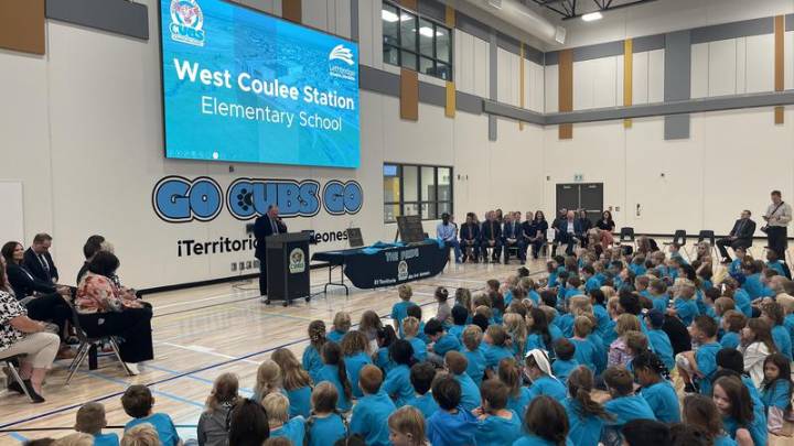 Grand opening for new west Lethbridge elementary school