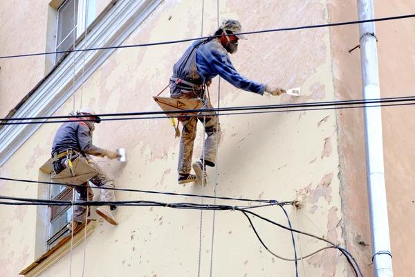 Trabajador sin arnés en Valledupar: ¿quién responde por la seguridad en propiedad horizontal?